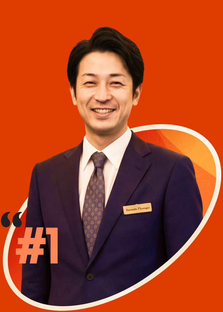 ホテルでゲストを迎えるバイリンガルスタッフ